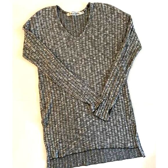 Michael Stars Black & White Long Sleeve V-Neck Ribbed Tunic Knit‎ 8345 Size OS - Picture 2 of 9